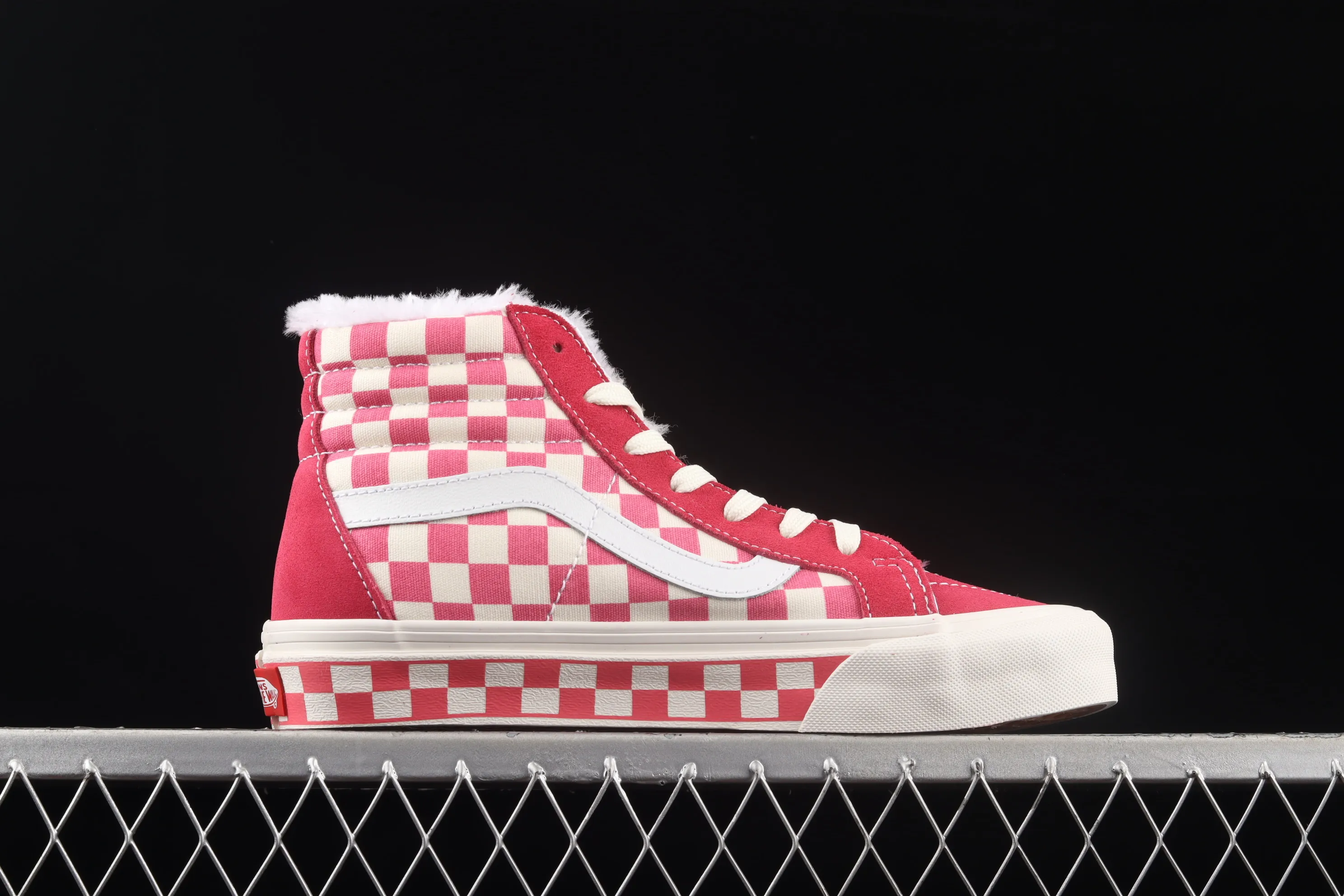 All categories Vans Vans series Vans Hi Vans high-top plus velvet Vans Sk8-Hi Anaheim pink and white checkerboard high-top casual sneakers VN0A38GF2U9